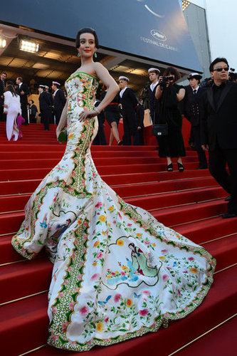 Talk about an entrance — the showstopping gown cascaded down the red-carpet steps.
Talk about an entrance — the showstopping gown cascaded down the red-carpet steps.