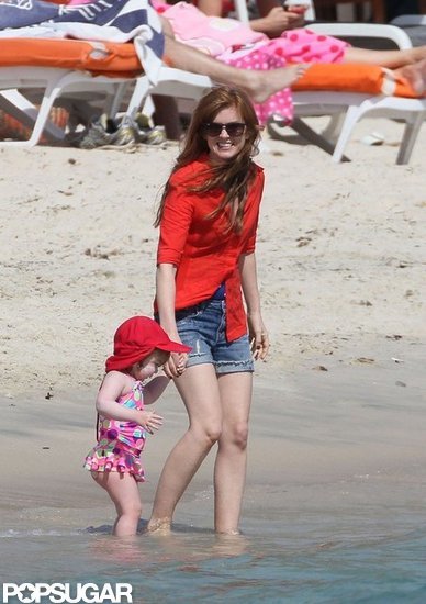 Isla Fisher Hits the Beach With Olive and Elula in Cannes Isla Fisher Hits the Beach With Olive and Elula in Cannes