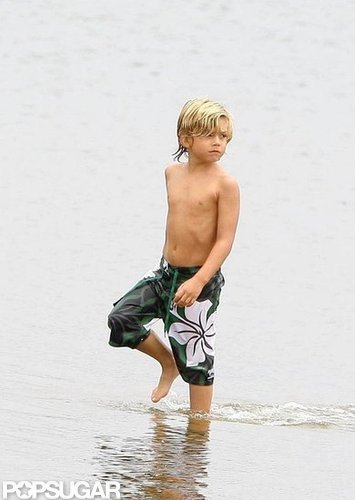 Gwen Stefani Hits the Beach With Her Rossdale and No Doubt Boys Gwen Stefani Hits the Beach With Her Rossdale and No Doubt Boys