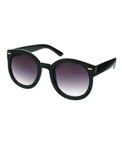 This slightly oversized shape and classic frame silhouette will flatter just about every face shape.
Asos Oversized Retro Sunglasses ($21)
This slightly oversized shape and classic frame silhouette will flatter just about every face shape.
Asos Oversized Retro Sunglasses ($21)