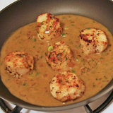 Seared Scallops in a White Wine Butter Sauce Seared Scallops in a White Wine Butter Sauce