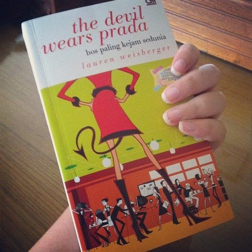 Stephsinggatama picked up The Devil Wears Prada.
Stephsinggatama picked up The Devil Wears Prada.