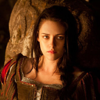 Kristen Stewart's Snow White Makeup