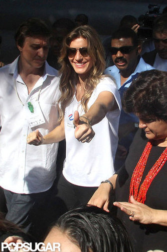 Gisele Bundchen Goes Baggy For Her Environmental Trip to Brazil Gisele Bundchen Goes Baggy For Her Environmental Trip to Brazil