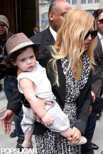 Rachel Zoe wore sunglasses and carried baby Skyler in NYC.
Rachel Zoe wore sunglasses and carried baby Skyler in NYC.