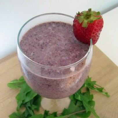 Dandelion Berry Smoothie Recipe