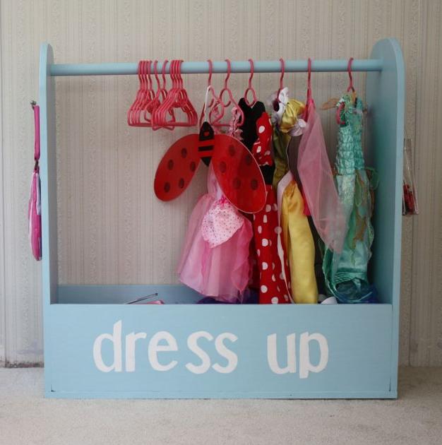 Play Dress-Up Play Dress-Up