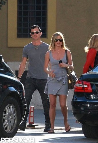 Jennifer Aniston and Justin Theroux Take Their Eurotrip to Rome! Jennifer Aniston and Justin Theroux Take Their Eurotrip to Rome!