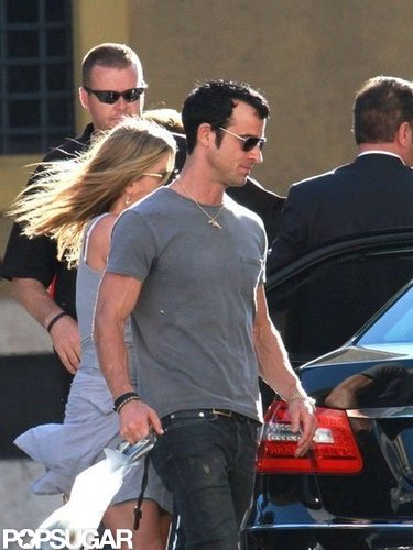 Jennifer Aniston and Justin Theroux Take Their Eurotrip to Rome! Jennifer Aniston and Justin Theroux Take Their Eurotrip to Rome!