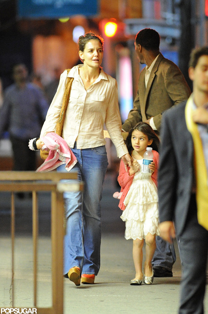 Katie Holmes and Suri Cruise went out to dinner in NYC. Katie Holmes and Suri Cruise went out to dinner in NYC.