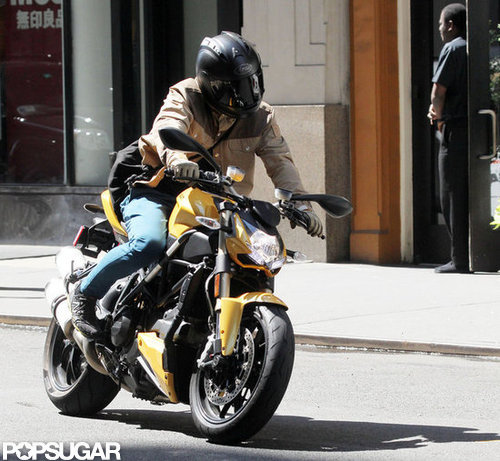 Miranda Kerr and Orlando Bloom Get Busy in NYC Miranda Kerr and Orlando Bloom Get Busy in NYC