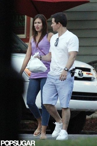 Mark Wahlberg and Rhea Durham looked cute together after grabbing a bite to eat together.
Mark Wahlberg and Rhea Durham looked cute together after grabbing a bite to eat together.