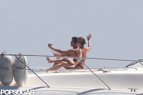 Jennifer Aniston Flaunts Bikini Body and Shows PDA With Shirtless Justin Jennifer Aniston Flaunts Bikini Body and Shows PDA With Shirtless Justin