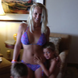 Britney Spears wore a purple bikini.
Source: Twitter User BritneySpears
Britney Spears wore a purple bikini.
Source: Twitter User BritneySpears