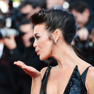 Pictures of Celebrities Blowing Kisses