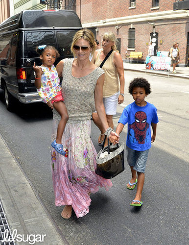 Heidi Klum spent the day with her kids Lou and Johan in NYC.
Heidi Klum spent the day with her kids Lou and Johan in NYC.
