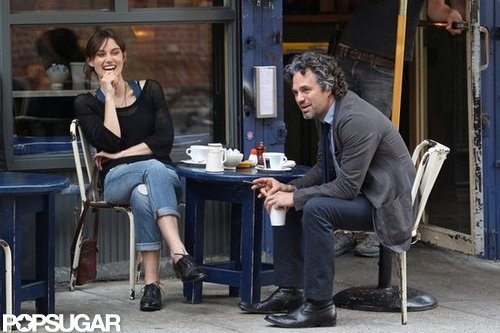 Keira Knightley Gets Down to Work With Mark Ruffalo and Hailee Steinfeld Keira Knightley Gets Down to Work With Mark Ruffalo and Hailee Steinfeld