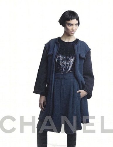 More dark glamour from Chanel.
More dark glamour from Chanel.