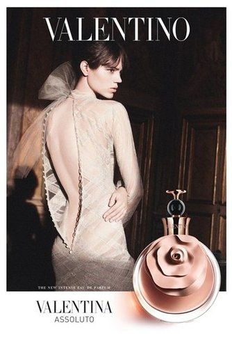 Freja Beja Erichsen dons an open-backed Valentino gown in its latest Fall fragrance ad campaign.
Freja Beja Erichsen dons an open-backed Valentino gown in its latest Fall fragrance ad campaign.