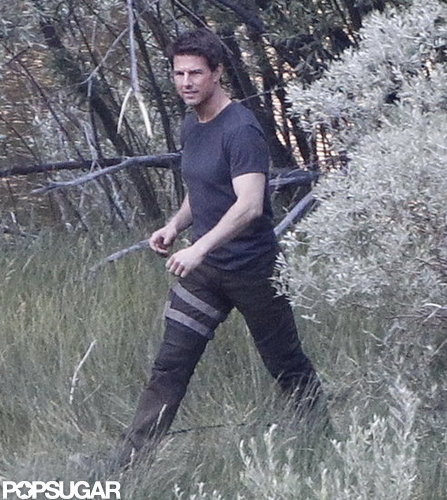 Tom Cruise was in tall grass on the Oblivion set in CA.
Tom Cruise was in tall grass on the Oblivion set in CA.