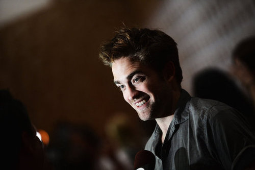 Robert Pattinson and Kristen Stewart Chat Twilight at Comic-Con Robert Pattinson and Kristen Stewart Chat Twilight at Comic-Con