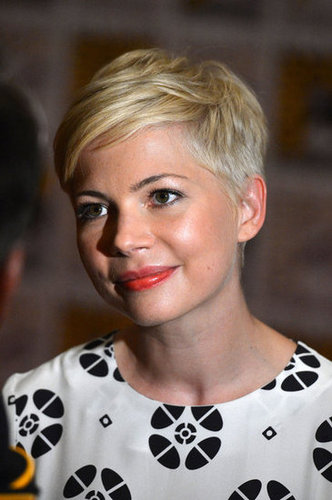 Michelle Williams and Mila Kunis Team Up to Talk Oz at Comic-Con Michelle Williams and Mila Kunis Team Up to Talk Oz at Comic-Con