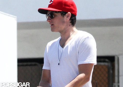 Josh Hutcherson beat the heat in a white t-shirt and his Cincinnati Reds baseball cap.
Josh Hutcherson beat the heat in a white t-shirt and his Cincinnati Reds baseball cap.
