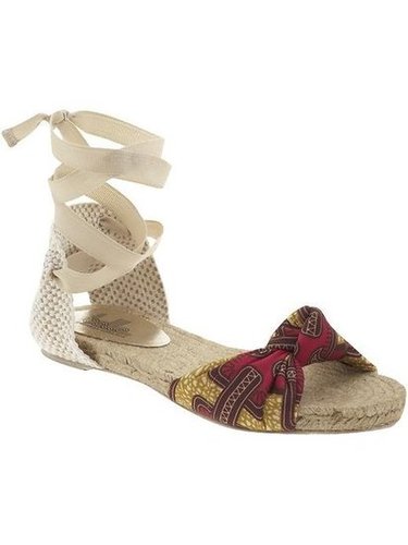 Inject a great print and cool wraparound detailing without surrendering your comfort to a pair of heels.
Belle by Sigerson Morrison Maya 2 ($80, originally $175)
Inject a great print and cool wraparound detailing without surrendering your comfort to a pair of heels.
Belle by Sigerson Morrison Maya 2 ($80, originally $175)