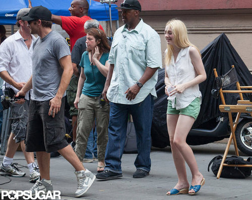 Jake Gyllenhaal and Dakota Fanning get to work.
Jake Gyllenhaal and Dakota Fanning get to work.