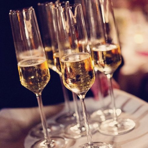 How to Save Money on Wedding Reception Drinks