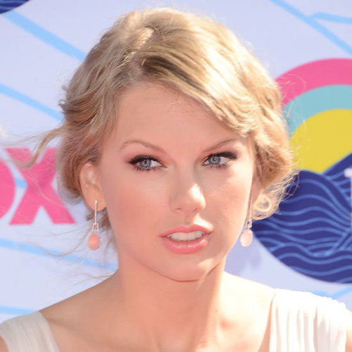 Taylor Swift's Beauty Look at the 2012 Teen Choice Awards