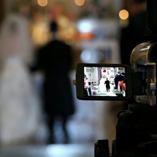 How to Save Money on Wedding Videographer