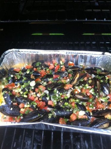 BBQ Mussels in garlic white wine sauce