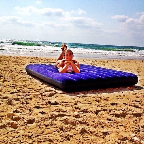 Bar Refaeli chilled out on a raft during her last day of vacation.
Source: Instagram user barrefaeli
Bar Refaeli chilled out on a raft during her last day of vacation.
Source: Instagram user barrefaeli