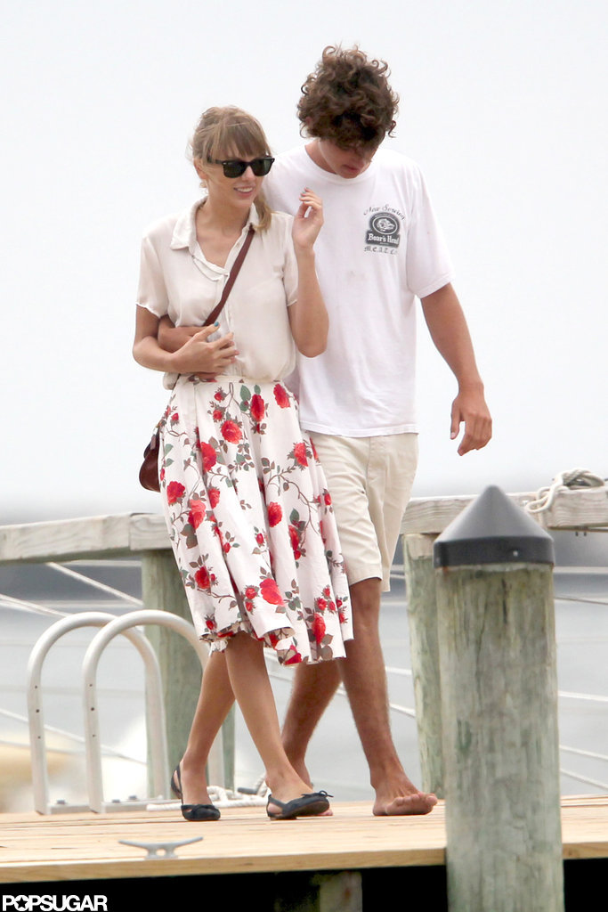 Taylor Swift held Conor Kennedy's hand. Taylor Swift held Conor Kennedy's hand.