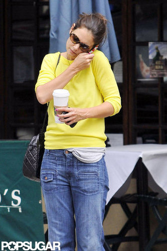 Katie Holmes got coffee in NYC.
Katie Holmes got coffee in NYC.
