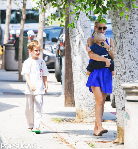 Kate Hudson went to lunch in LA with her boys.
Kate Hudson went to lunch in LA with her boys.