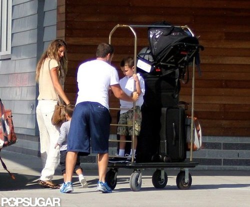 Pregnant Gisele Bundchen Packs Up With Jack and Ben Pregnant Gisele Bundchen Packs Up With Jack and Ben