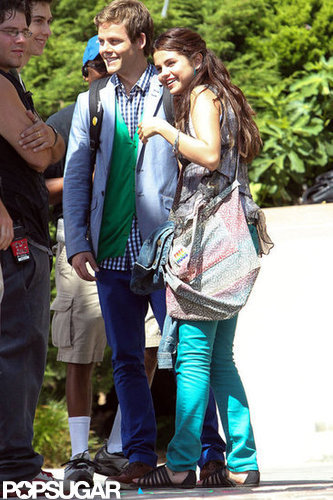Selena Gomez Links Up With Boyfriend Justin Bieber on Her New Set Selena Gomez Links Up With Boyfriend Justin Bieber on Her New Set
