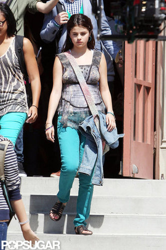 Selena Gomez Links Up With Boyfriend Justin Bieber on Her New Set Selena Gomez Links Up With Boyfriend Justin Bieber on Her New Set