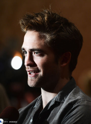 Robert Pattinson to appear on The Daily Show on Monday August 13!