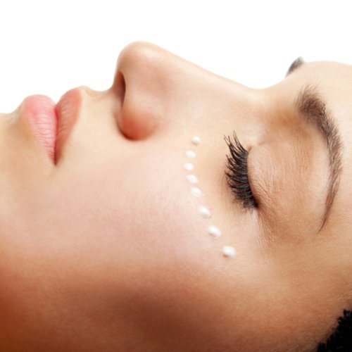 How to Apply Eye Cream the Right Way