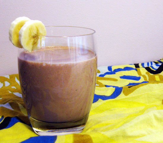 Made with chocolate soy milk, peanut butter, and Greek yogurt, this chocolate strawberry banana smoothie is full of protein with the perfect hint of sweetness.
Made with chocolate soy milk, peanut butter, and Greek yogurt, this chocolate strawberry banana smoothie is full of protein with the perfect hint of sweetness.