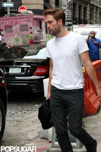 Robert Pattinson Gets Casual and Cute at Lunch Robert Pattinson Gets Casual and Cute at Lunch