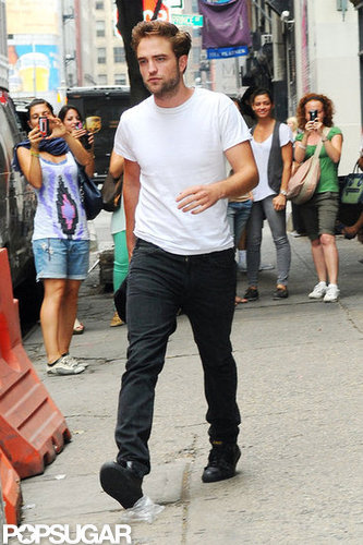 Robert Pattinson Gets Casual and Cute at Lunch Robert Pattinson Gets Casual and Cute at Lunch