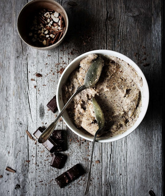 terrablack :: Taste :: Banana Ice Cream w/Dark Chocolate Shavings 