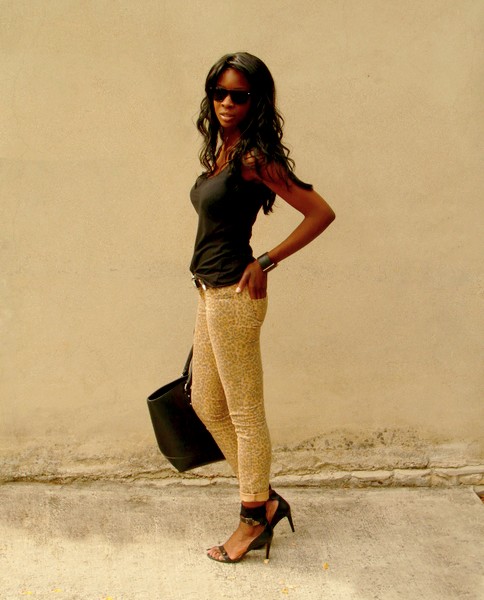 http://stylesbyassitan.blogspot.fr/2012/08/le-jeans-imprime-leopard.html