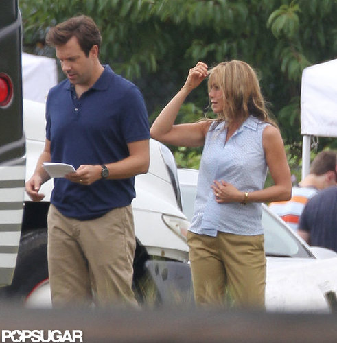 Jennifer Aniston Flashes Her Abs in a Bra on Set Jennifer Aniston Flashes Her Abs in a Bra on Set