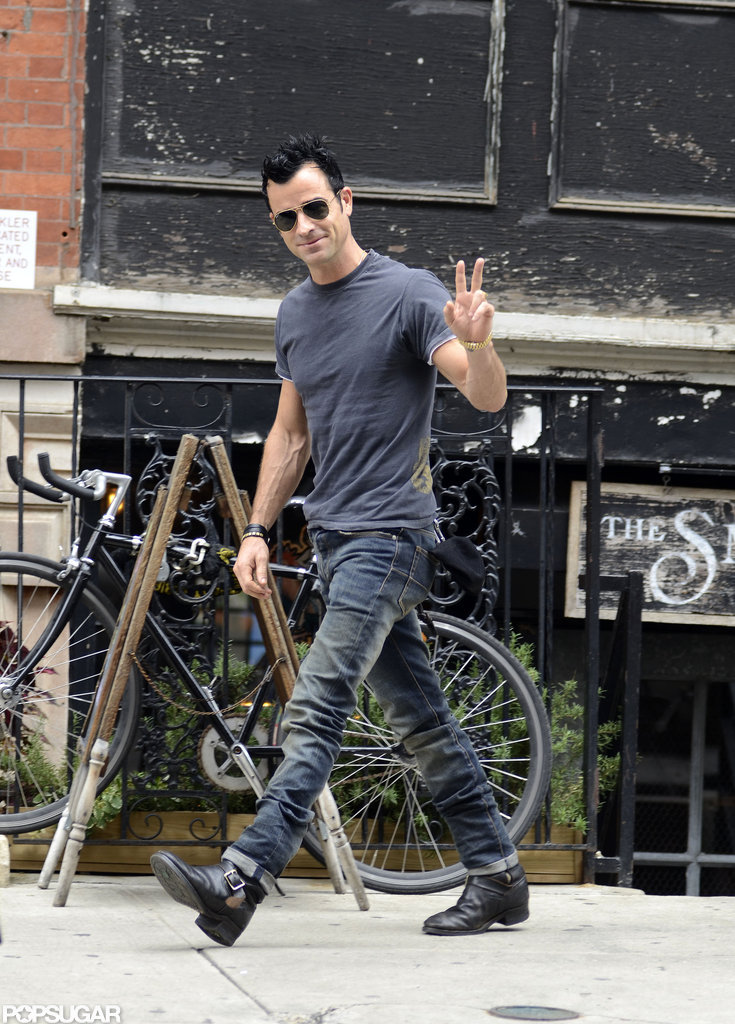 Justin Theroux Shows Off His Engaged Glow in NYC Justin Theroux Shows Off His Engaged Glow in NYC