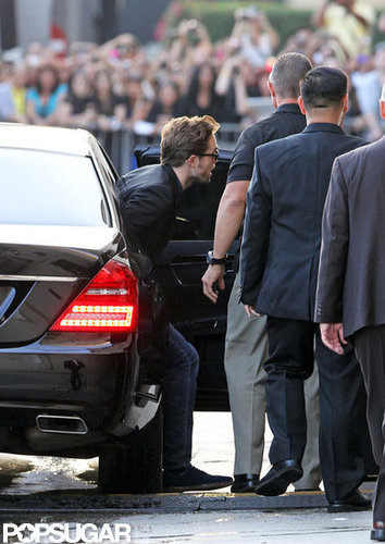 Robert Pattinson arrived at the studio of the Jimmy Kimmel Show in LA.
Robert Pattinson arrived at the studio of the Jimmy Kimmel Show in LA.